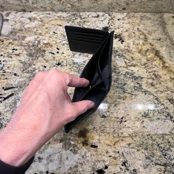 Overland RFID-Blocking Black Bison Leather Tri-Fold Wallet